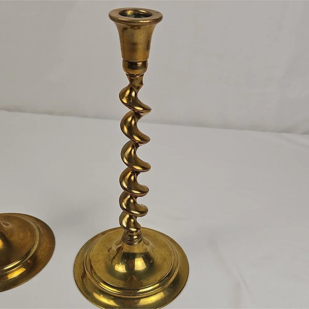 Set of 2 Vintage Brass Candlestick Holders Pair Twisted Spiral Stem Decorative